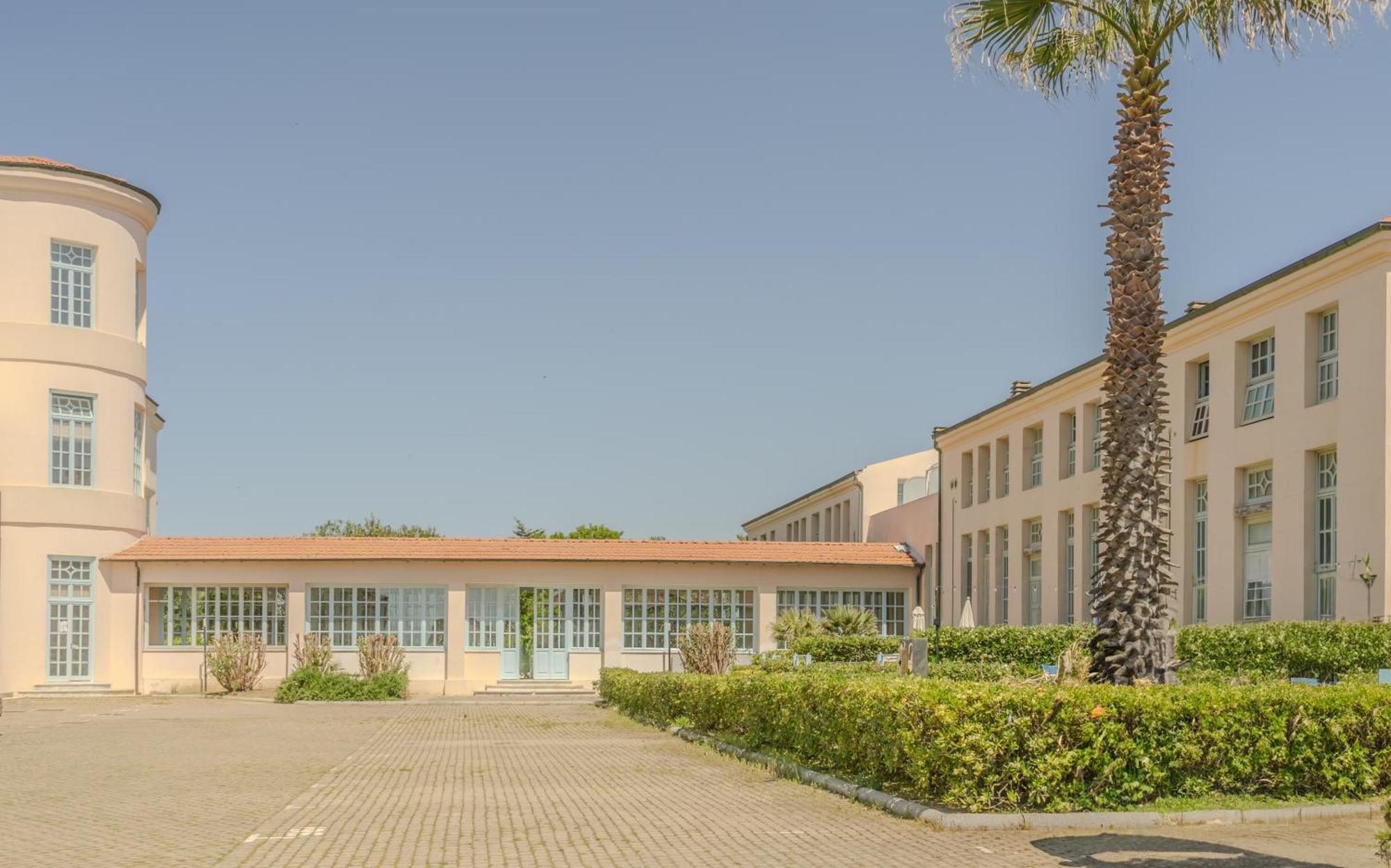 Appartamento Principi Di Piemonte Tirrenia Esterno foto