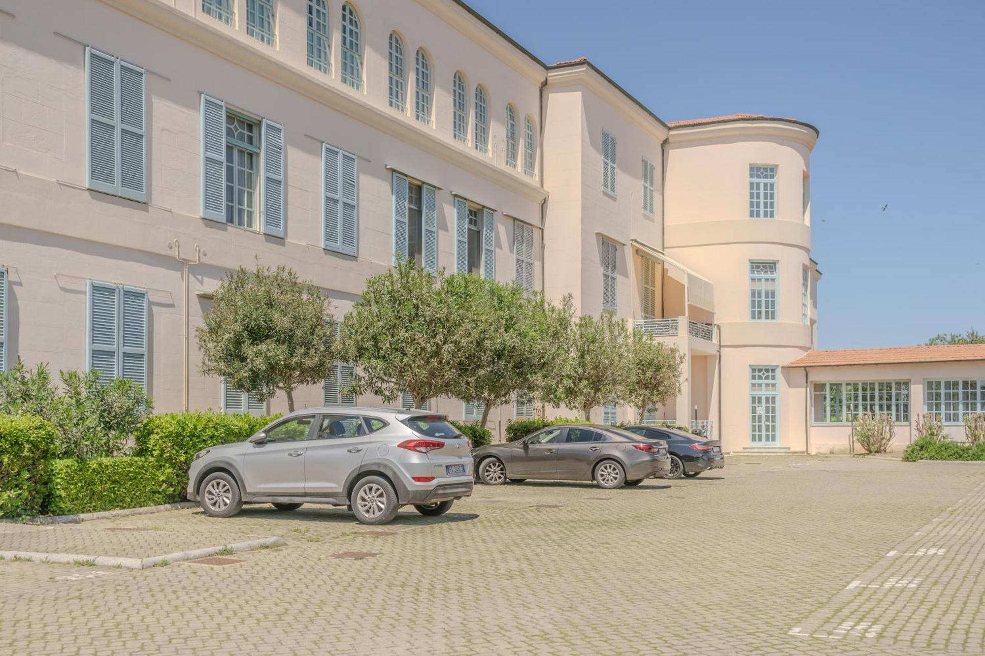 Appartamento Principi Di Piemonte Tirrenia Esterno foto